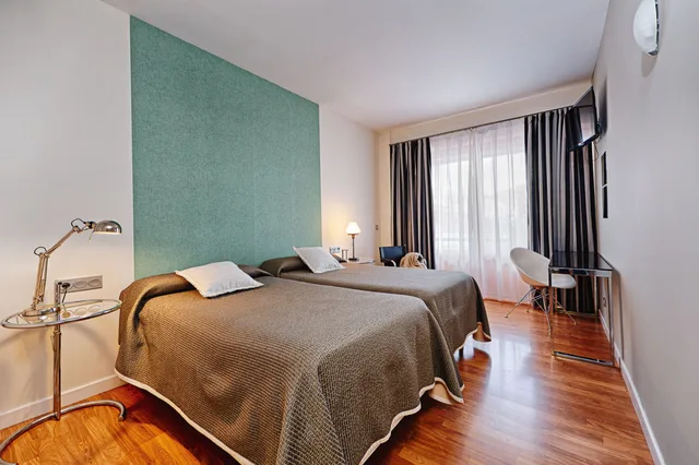 غرفة مفردة بسرير مزدوج، Hotel Dona Mayor 6/8