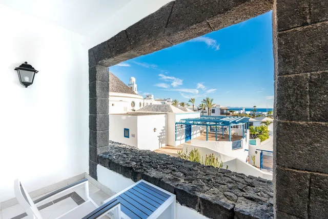 غرفة بسرير كينج بإطلالة جزئية على البحر، Hotel LIVVO Volcan Lanzarote 8/8