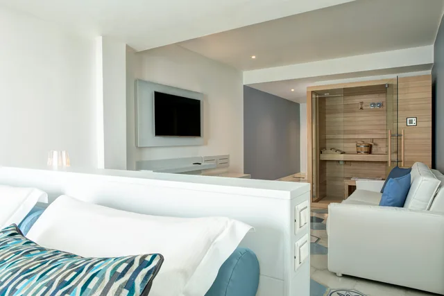 Suite, Lloyd's Baia Hotel 2/4