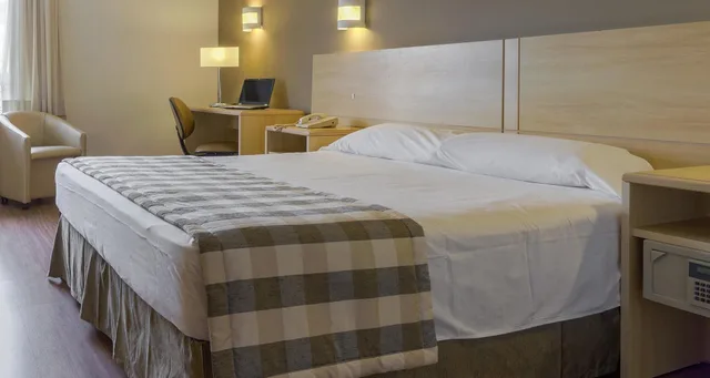 غرفة قياسية بسرير كوين، Hotel Cassino Tower Curitiba Aeroporto By Nacional Inn 2/6