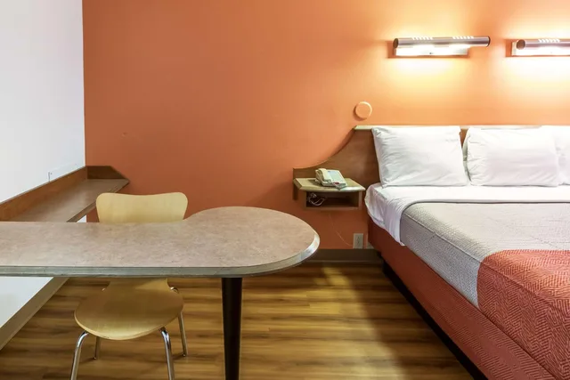 غرفة بسرير كوين لذوي الإعاقة، Motel6 Dayton Englewood 4/6
