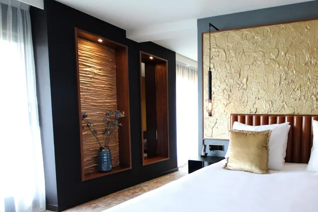 جناح جونيور بسرير كينج بشرفة، Alexander Hotel 9/10