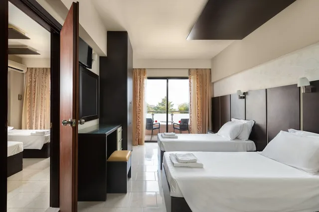 استوديو بسريرين منفصلين بإطلالة على المسبح، Rose Hotel Faliraki 1/3