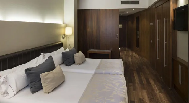 غرفة قياسية بسرير مزدوج أو سريرين منفصلين، Hotel Catalonia Ramblas 3/3