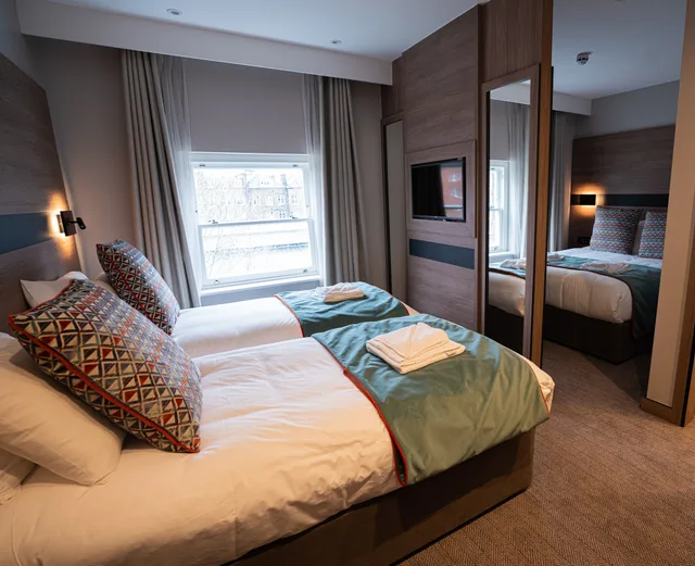 غرفة قياسية ثلاثية، Oxford Hotel Earls Court 1/4