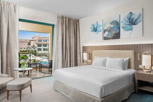 Deluxe, King Bed, Pool Floor، Hilton Pyramids Golf Resort 2/9
