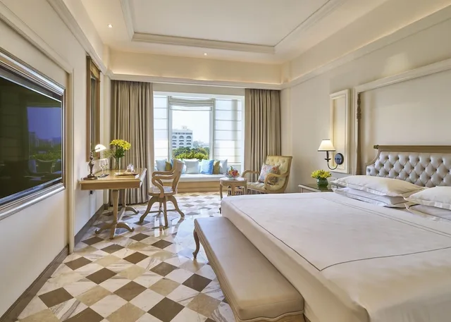 غرفة ديلوكس بسرير كينج، TAJ BENGAL 1/10