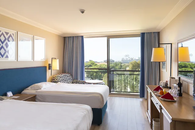 غرفة قياسية رباعية بسرير مزدوج وسريرين منفصلين، IC Hotels Green Palace 1/4