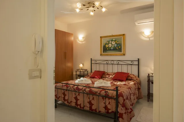 دوبلكس بسرير مزدوج بإطلالة على البحر بغرفتي نوم مع أريكة، Villa Armonia 1/2