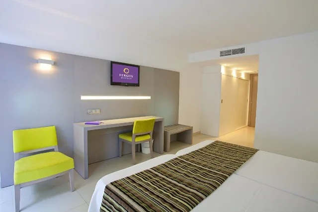 غرفة اقتصادية بسرير مزدوج، Fergus Bermudas Hotel 2/4