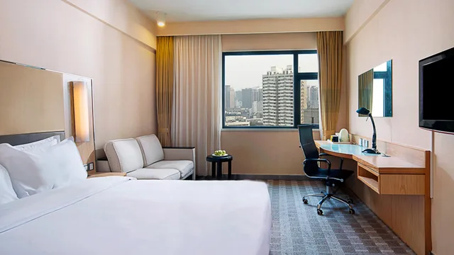 جناح، Holiday Inn Express Zhengzhou 1/2
