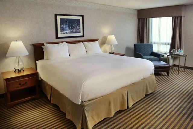 غرفة بسرير كينج، Radisson Hotel Philadelphia Northeast 5/10