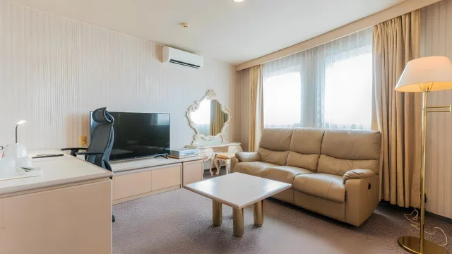 Special, Deluxe, Suite, Twin Beds، Hotel New Century 2/2