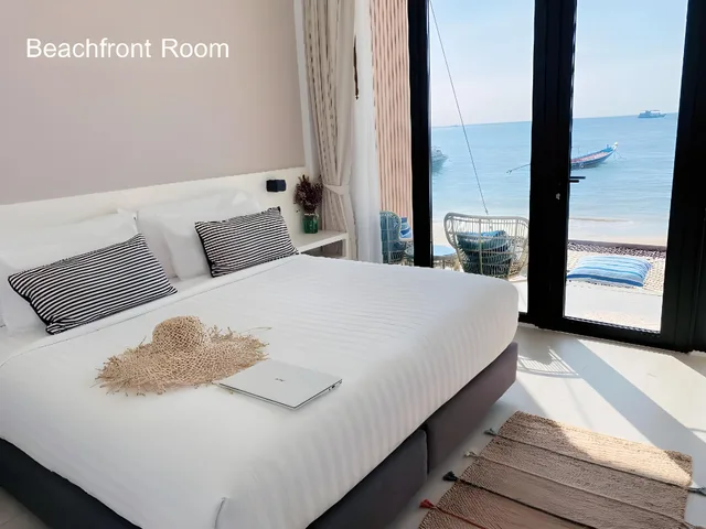 Room, 2 Double Beds, Beach Front، Blue Tao Beach Hotel 1/1