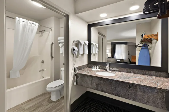 غرفة بسرير كينج للمدخنين، Quality Inn Dandridge 9/10