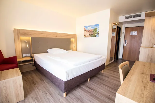 غرفة قياسية بسريرين منفصلين، Arvena Park Nuremberg 3/10