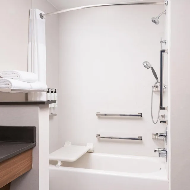 Room, King Bed, Fairfield by Marriott Inn & Suites Waycross 6/6