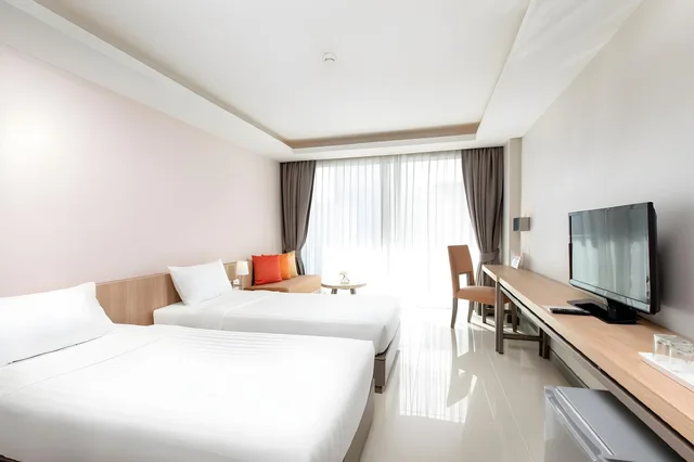 غرفة ديلوكس بإطلالة على البحر، Prima Hotel Pattaya 1/2
