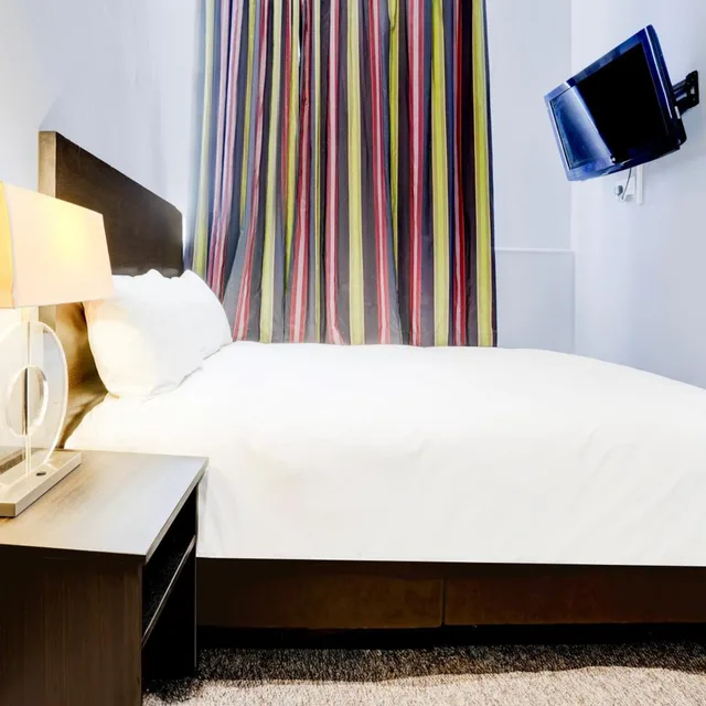 غرفة قياسية مزدوجة بسرير كينج، London Shelton Hotel, Finsbury Park 3/4