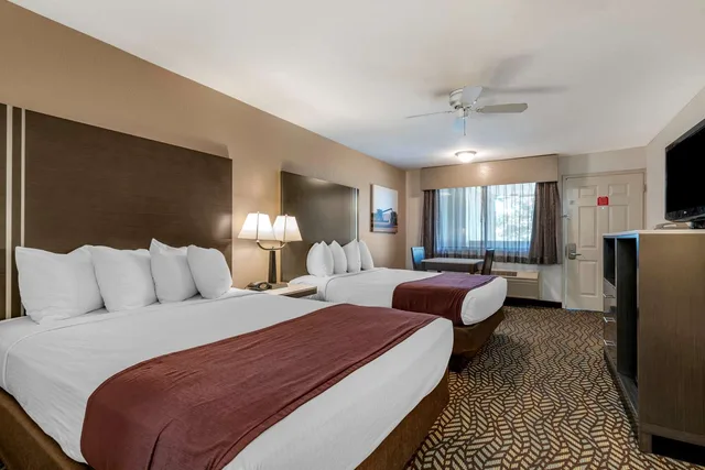 Room, 2 Queen Beds, Best Western Orchard Inn 1/5