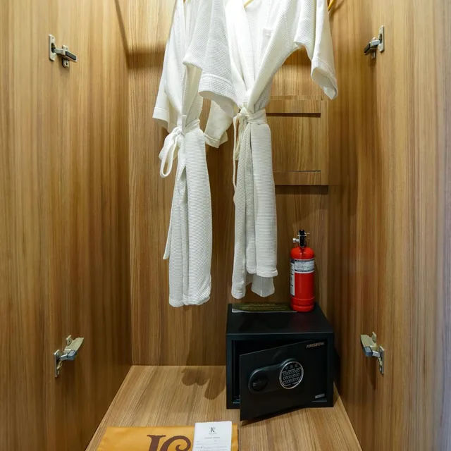 Double Bed, Pool Access، The Kirana Canggu Hotel 10/10