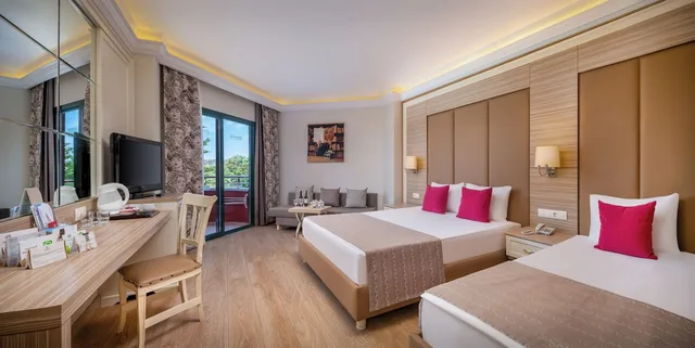 غرفة قياسية بسرير كوين، Delphin Deluxe Resort 2/10