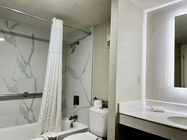 غرفة بسرير كينج، La Quinta Inn San Antonio Lackland 10/10