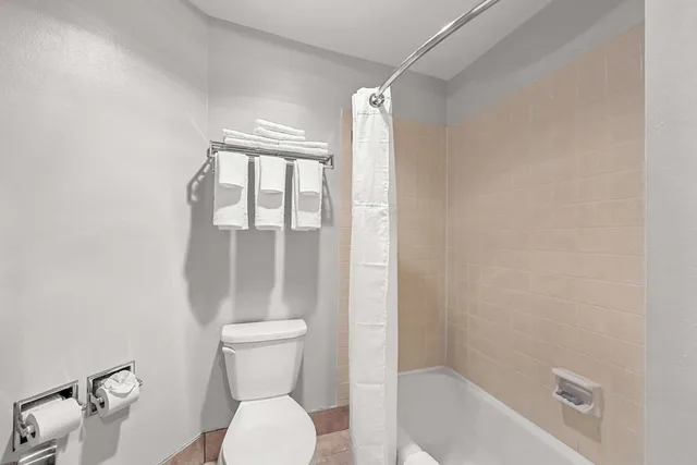 غرفة قياسية بسرير كينج، Best Western Horizon Inn 2/2