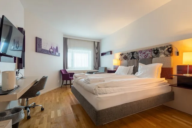 Medium, Premium, Queen Bed, Sofa، Injoy Premium Solna 2/10