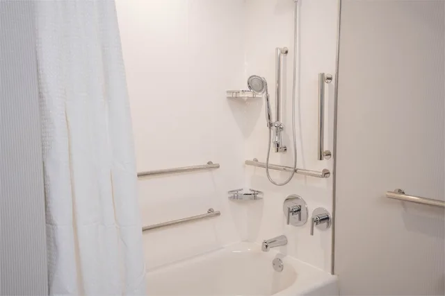 استوديو بسريرين كوين لذوي الإعاقة، TownePlace Suites by Marriott Agoura Hills 4/4