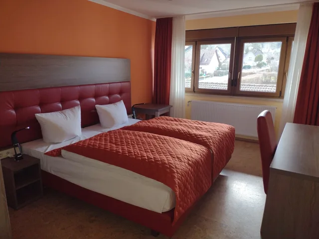 غرفة عصرية كومفورت بسرير مزدوج بشرفة، Hotel Waldblick 1/10