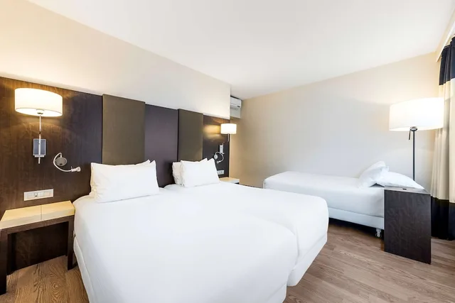غرفة سوبيريور ثلاثية، Hotel NH Brussels Stephanie 3/5