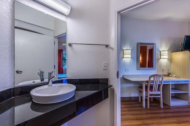 2 Full Beds - Non-Smoking، Motel6 Beatty, NV - Death Valley 9/10