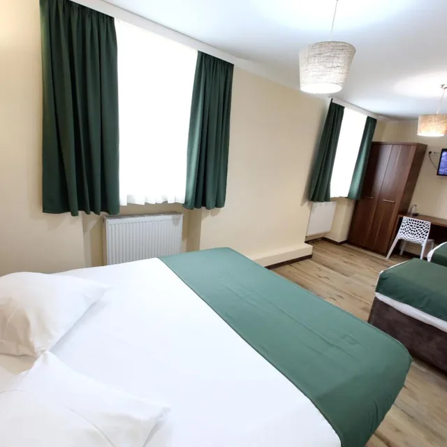 غرفة كومفورت رباعية بسرير فردي، Sun Hotel 4/10