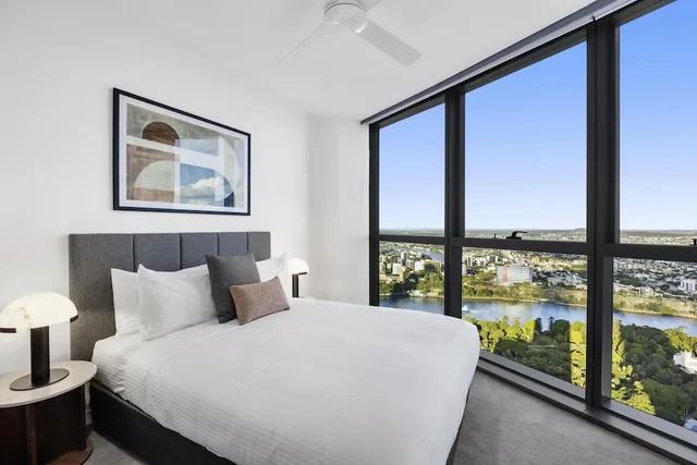 2 Bedrooms, Suite, Queen Bed, Skyline View، Avani Living Queens Wharf Residences 1/5