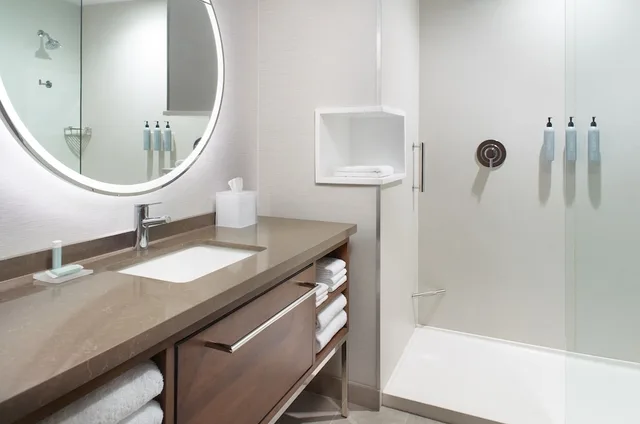 Standard, King Bed, Accessible, Courtyard BY Marriott Atlanta Covington 2/2