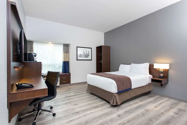 غرفة بسرير كوين، Microtel Inn & Suites by Wyndham Mont Tremblant 1/10