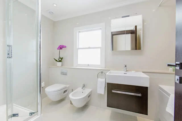 4 Bedrooms, Penthouse Suite, Apartment, 4 King Beds، 130 Queensgate Apartments 6/9