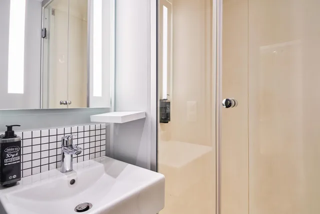 غرفة ثلاثية بسريرين منفصلين وسرير بطابقين وثلاثة أسرّة، IBIS BUDGET SAINT MAURICE 5/6