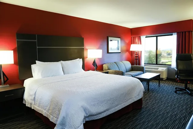 جناح استوديو بسرير كينج مع أريكة، Hampton Inn & Suites Temecula 4/9