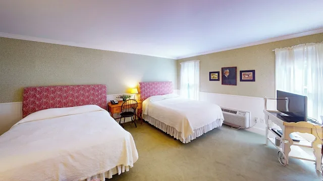 Village, 2 Queen Beds، The Red Lion Inn 2/7