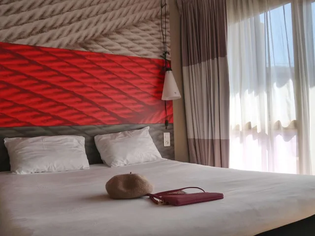 غرفة قياسية بسرير مزدوج وسرير فردي، ibis Cannes Plage La Bocca 1/10