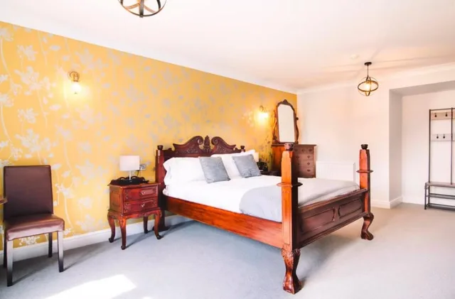 غرفة سوبيريور بسرير مزدوج في المبنى الرئيسي، Cricklade House Hotel, Sure Hotel Collection by Best Western 1/5