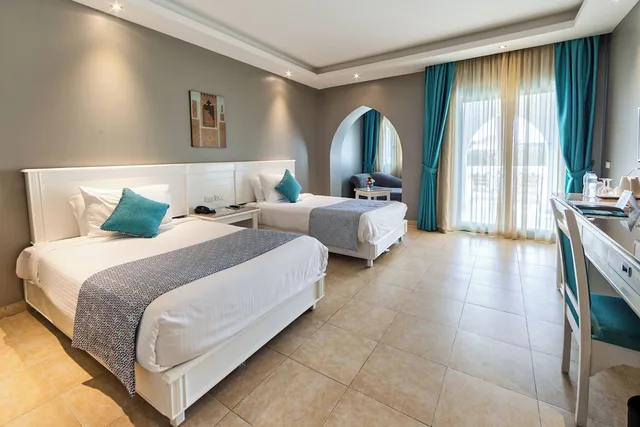 غرفة سوبيريور بسرير كينج بإطلالة على الحديقة، Sunrise Garden Beach Resort and Spa 1/4