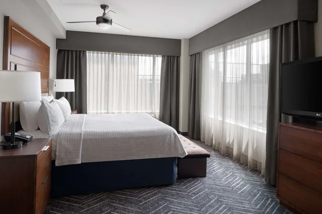 Suite, King Bed, Corner, Homewood Suites Springfield Va 1/6