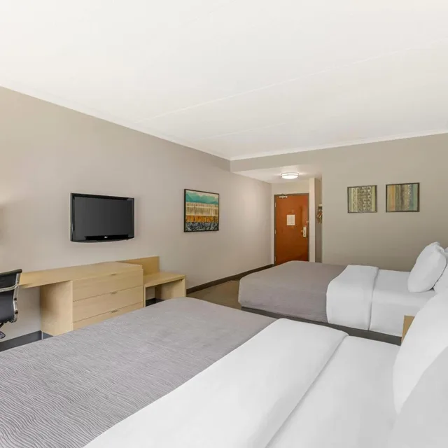 غرفة سوبيريور بسريرين كوين، Quality Inn & Suites Oakville 5/9