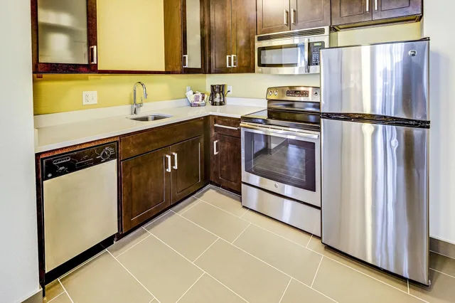 جناح لذوي الإعاقة، RESIDENCE INN AKRON SOUTH/GREEN 8/9
