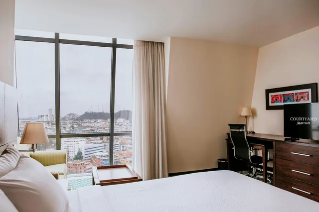 غرفة بسرير كينج بإطلالة على المدينة، Courtyard By Marriott Guayaquil 5/7