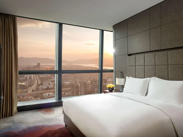 جناح جونيور بسرير كينج بإطلالة على المدينة، Sofitel Kunming 1/1
