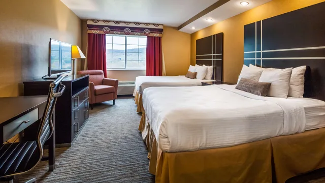 غرفة رباعية بسريرين كوين، Best Western Cooperstown Inn & Suites 1/6